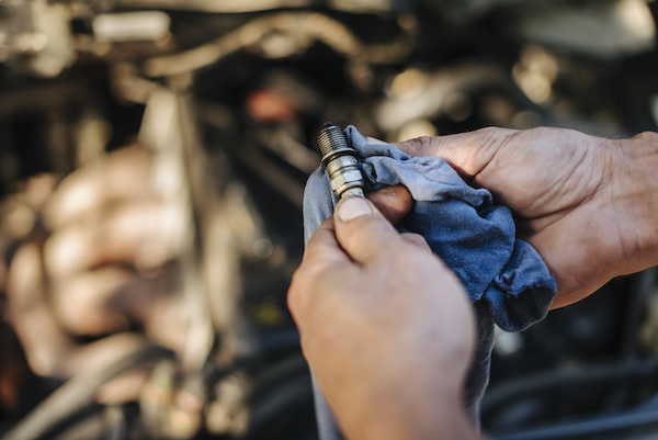 What Are the Symptoms of Failing Spark Plugs?